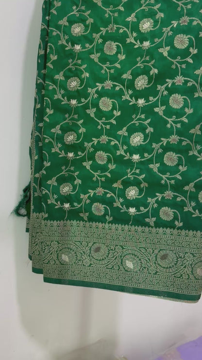Green banaras allover saree with rich pallu and blouse🍀